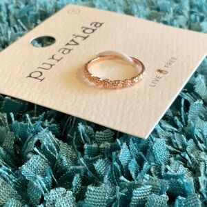 Puravida 🐚 rose gold floral stack ring